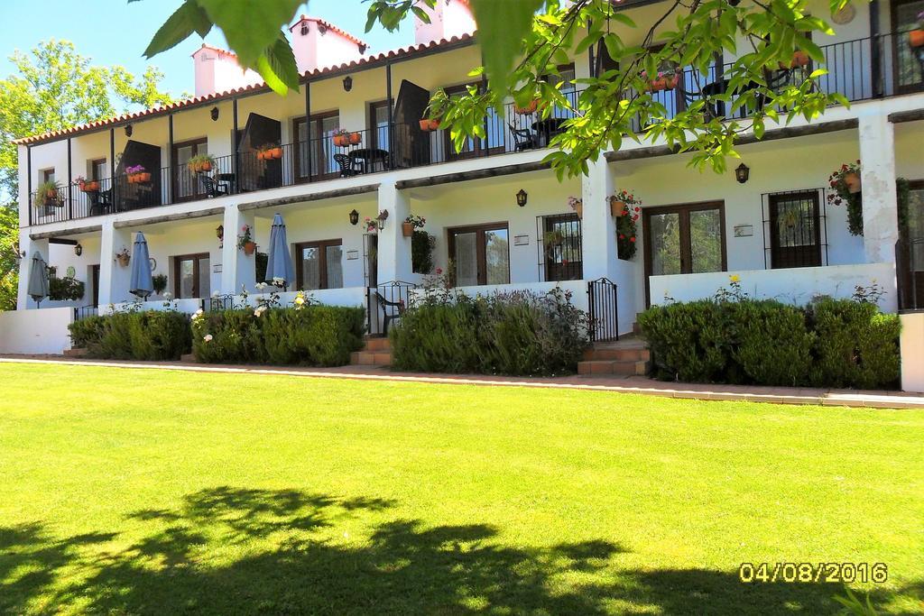 Hotel Apartamento Rural Finca La Media Legua Aracena Ngoại thất bức ảnh