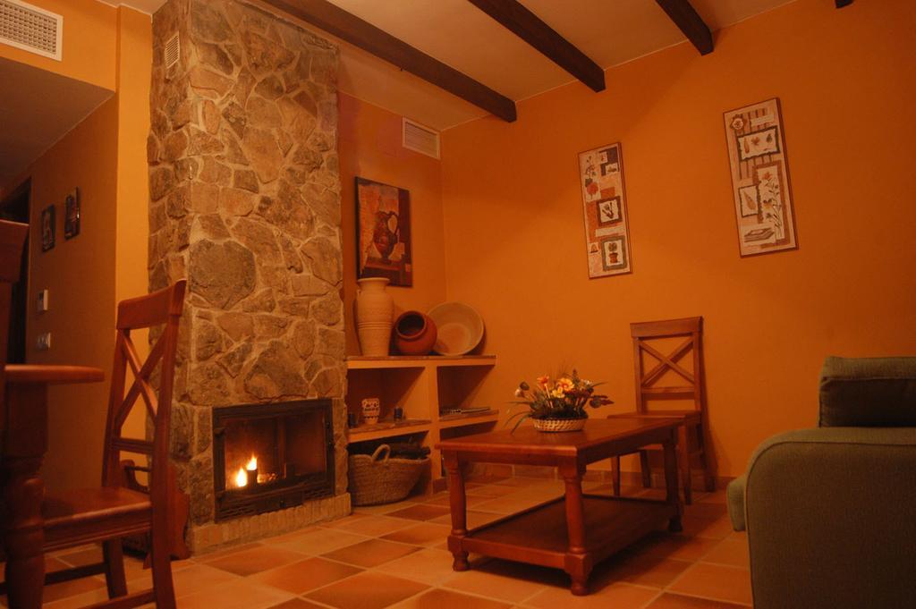 Hotel Apartamento Rural Finca La Media Legua Aracena Ngoại thất bức ảnh